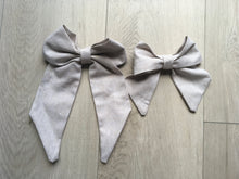 Load image into Gallery viewer, Linen Hair Bows
